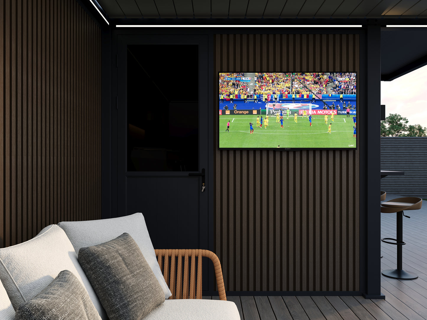 Riviera Louver Lounge